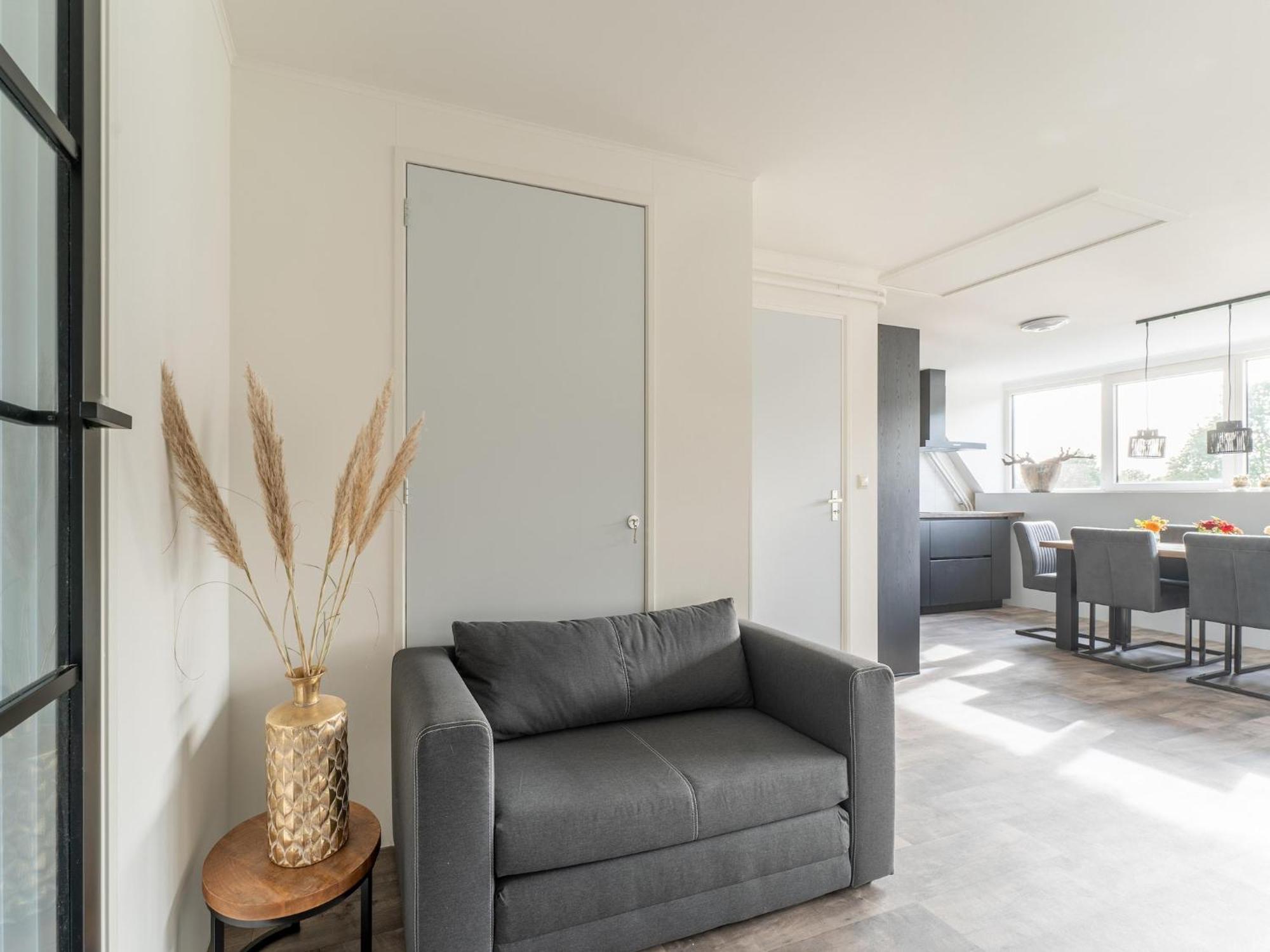 Spacious In With Garden