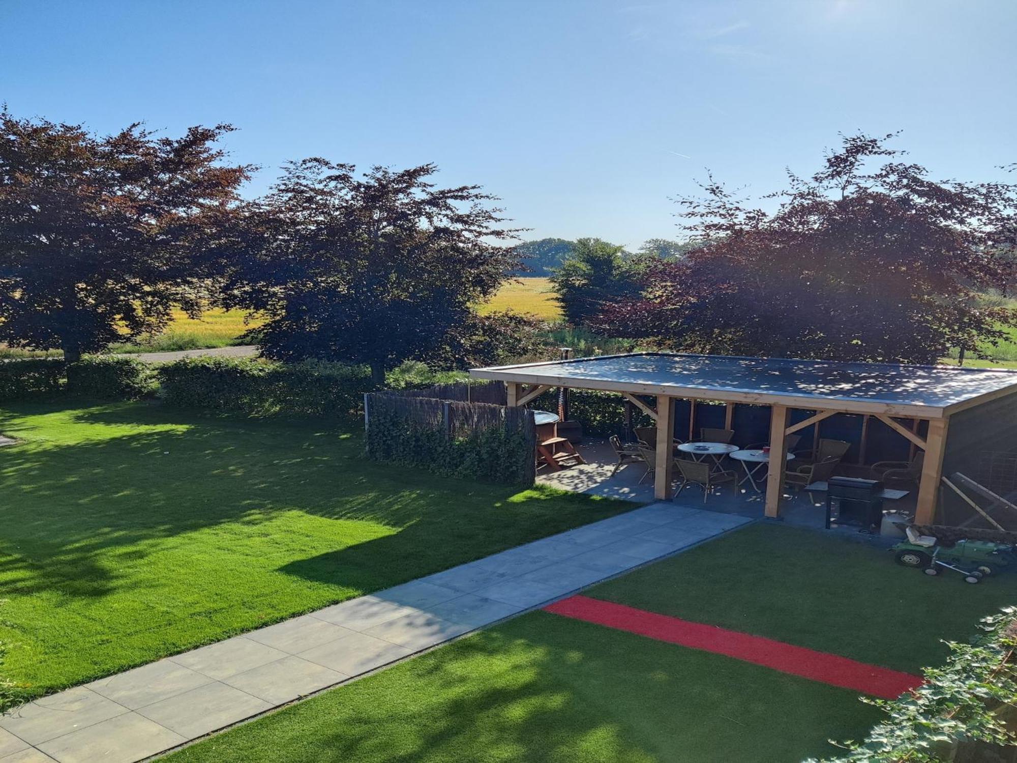 Spacious In With Garden Holiday home *